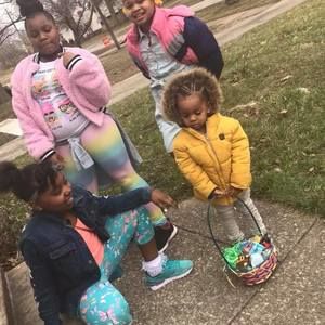 Meet your Posher, Ebony